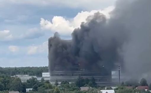 В Подмосковье горит здание НИИ “Платан”